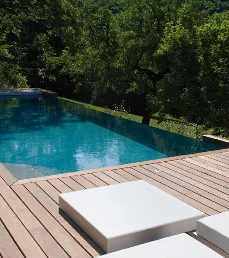 Piscines à débordement 1